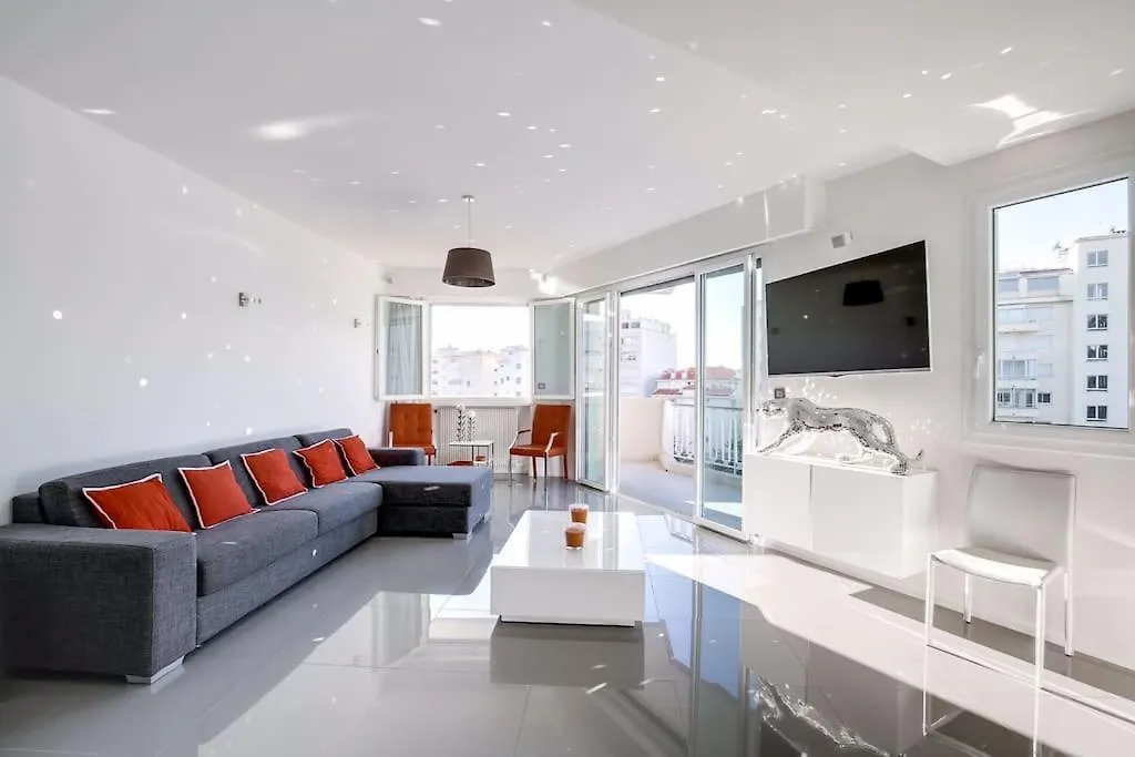 Апартаменты Luxueux Appartement A 50 M De La Croisette Канны
